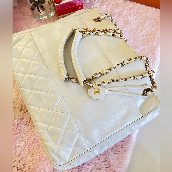 Vintage Chanel tote - Picture 13 of 14